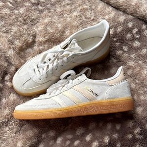 NWOT Adidas Cream and White Handball Spezial with Gum Sole Men’s 6.5 / Women’s 8